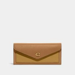 Outlet โค๏ธ Coach Colorblock Wyn Soft Wallet ๐