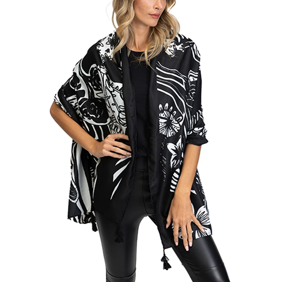 Deals ๐คฉ Just Jamie Abstract Kimono With Tassels ๐